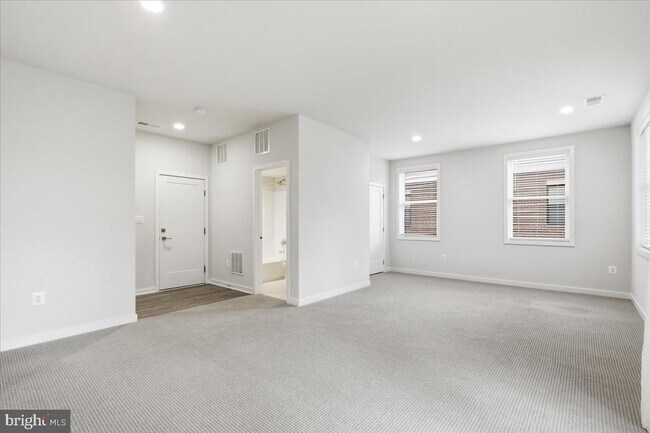 Building Photo - 23551 Buckland Farm Terrace