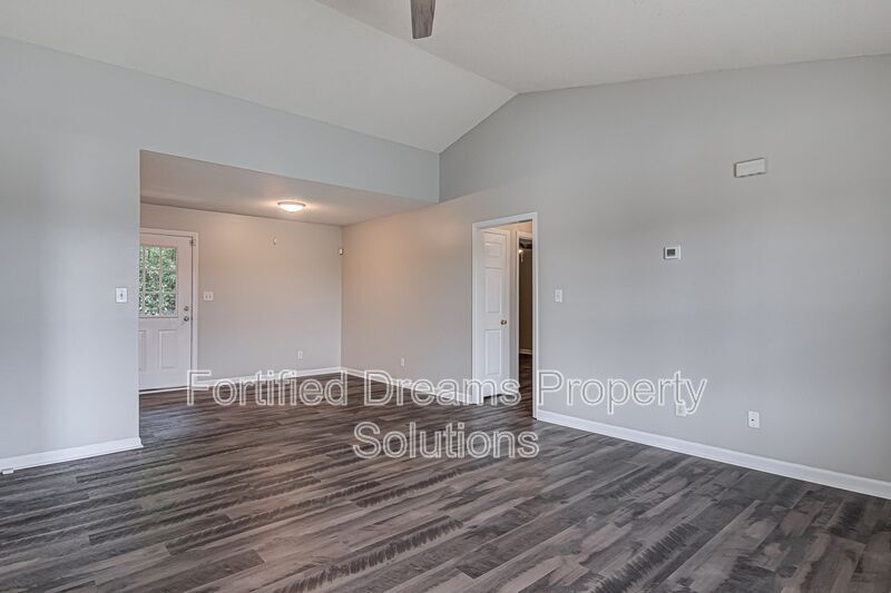 Building Photo - 1904 Blair-Khazan Dr