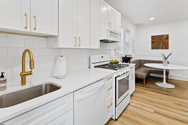 Building Photo - 1 S Delancy Pl