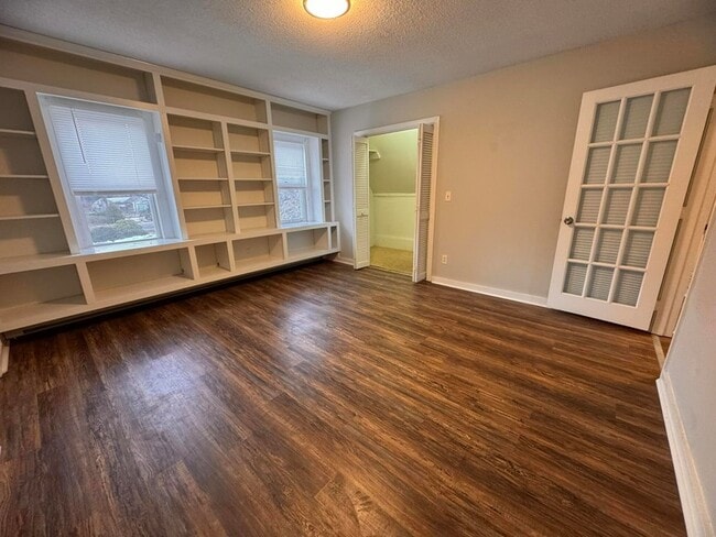 Building Photo - 805 Teaticket Hwy