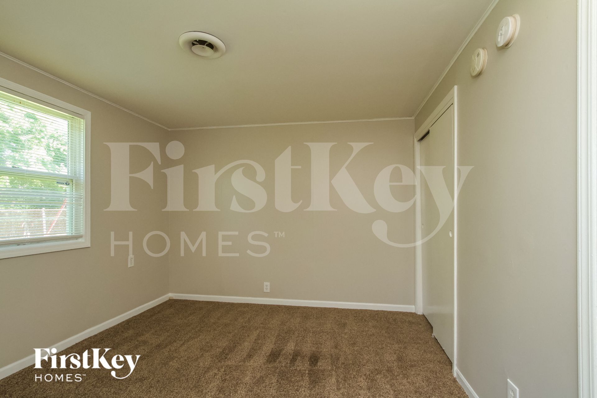 Building Photo - 201 W 10th St