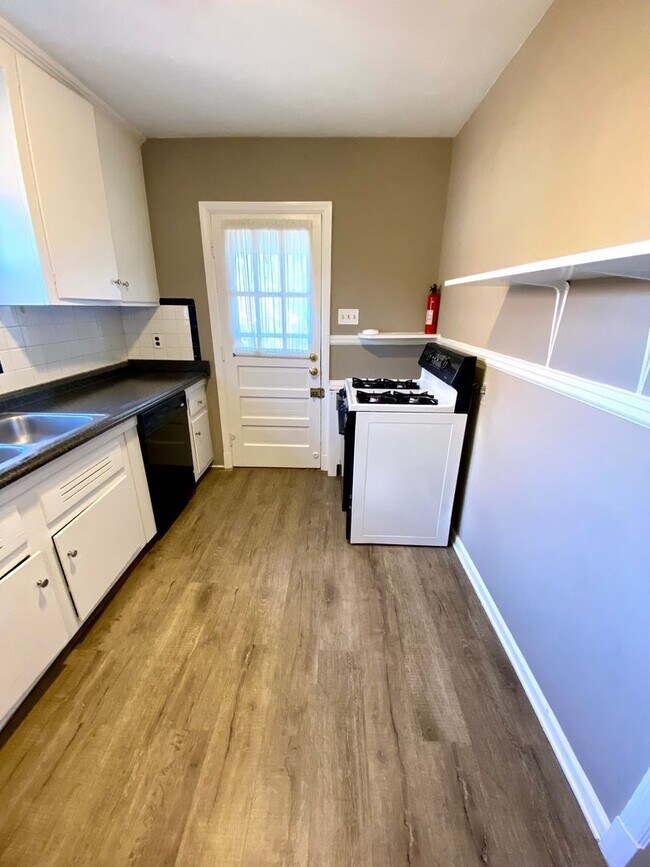 Building Photo - 3910 Cary Street Rd