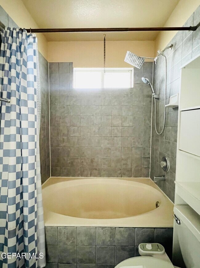 Building Photo - 12369 Tierra Apache Rd