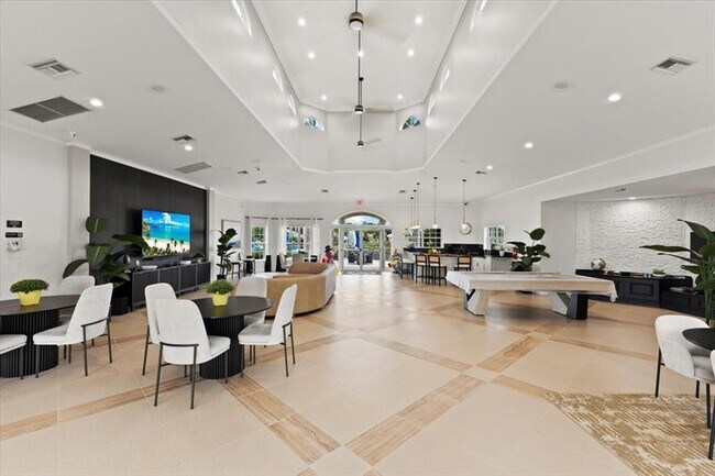 Building Photo - 10792 Queen Palm Ct