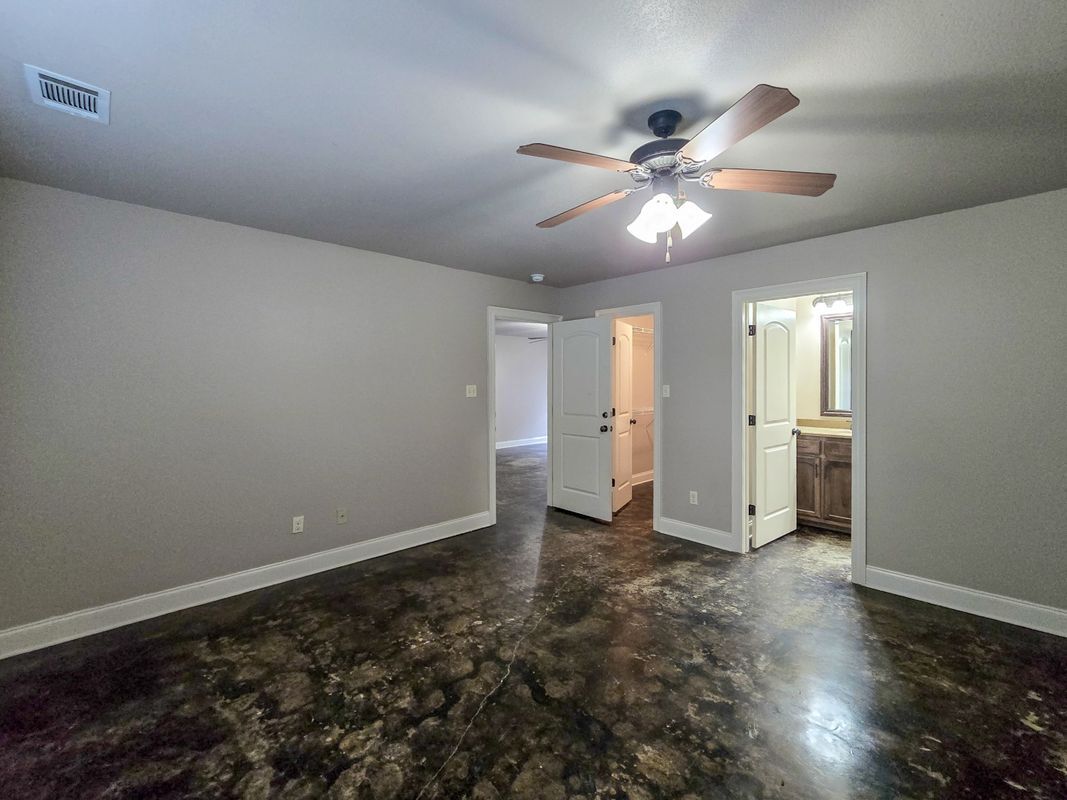 Building Photo - 203 N Bernis St