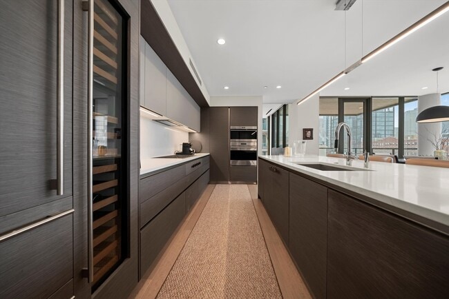 Building Photo - 366 W Superior St