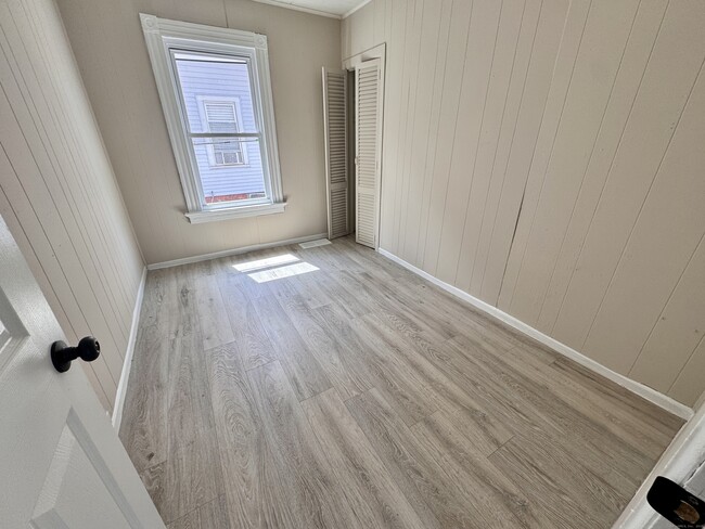 Building Photo - 112 Brookside Ave