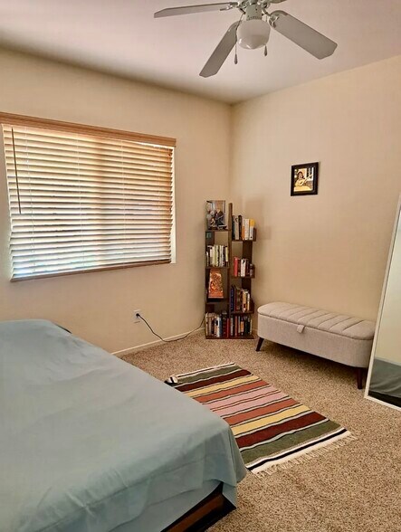 Building Photo - 9468 Capricorn Way