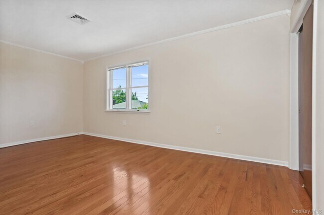 Building Photo - 160 Lakeview Ave