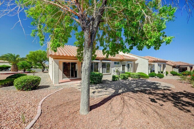 Building Photo - Charming 2 Bedroom, Single-Story Home in S...