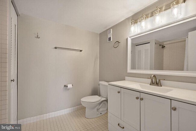 Building Photo - 3709 S George Mason Dr