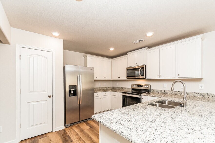 Building Photo - 85 Shallow Dr