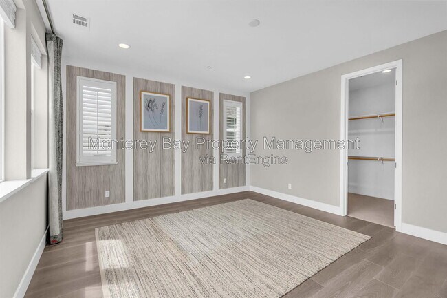 Building Photo - 240 Bungalow Dr