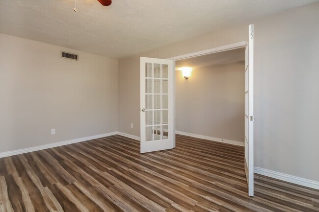 Building Photo - 16835 Grampin Dr