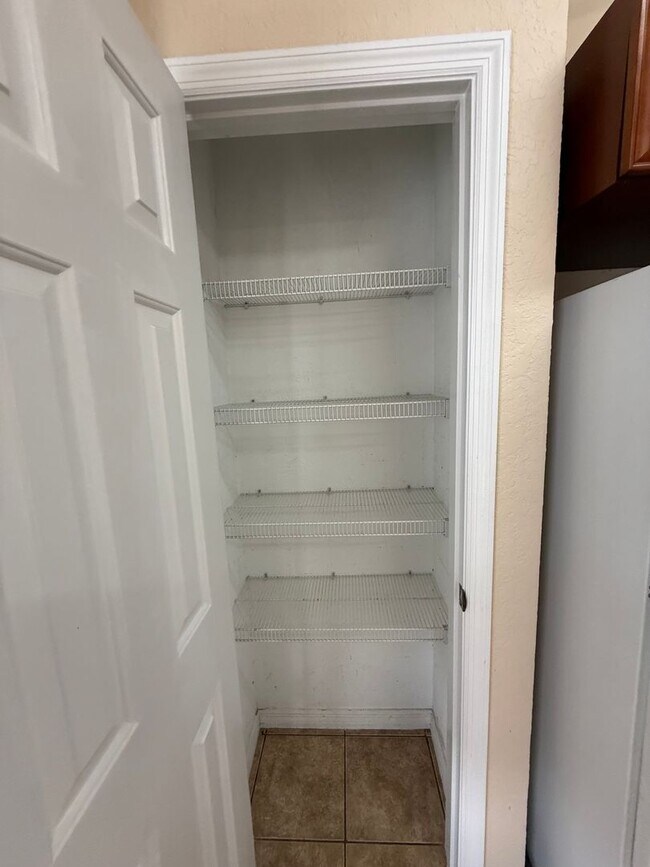 Building Photo - Updated 3BR/2BA Home in Rainbow Park – Pet...