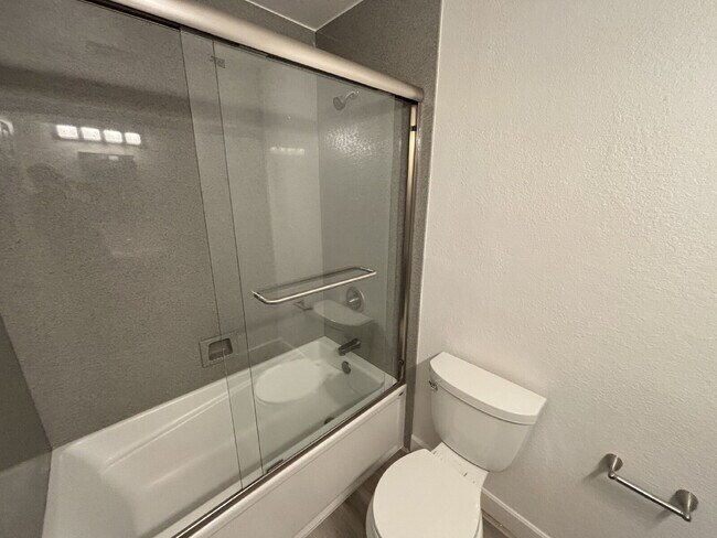 Building Photo - "Completely remodeled 4-Bed, 3-Bath Sanctu...