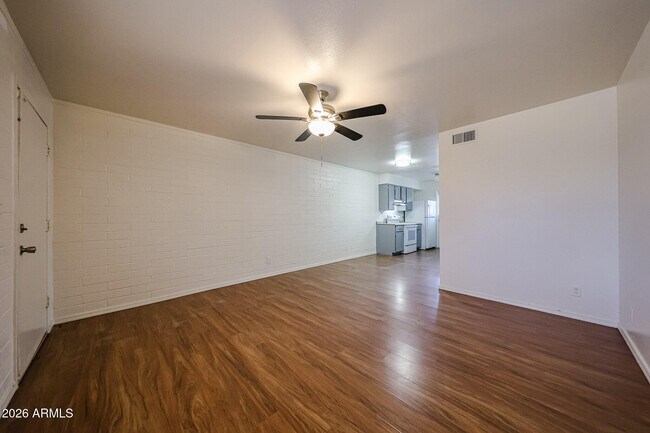 Building Photo - 2226 W Heatherbrae Dr