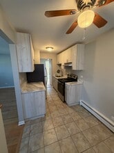 Building Photo - Colonial Gardens