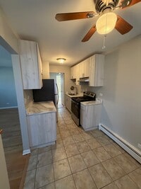 Building Photo - Colonial Gardens