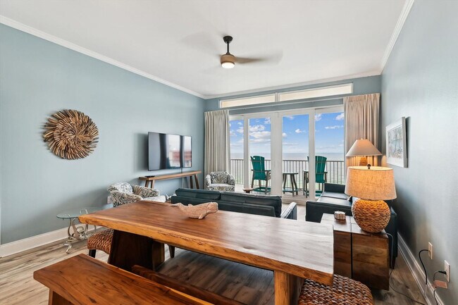 Building Photo - 9815 S Thomas Dr