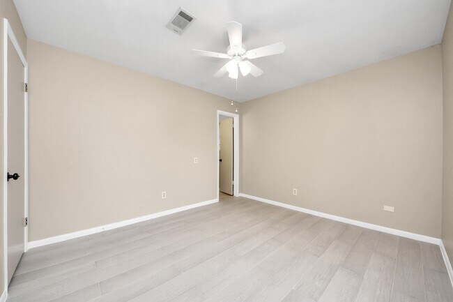 Building Photo - 1307 Glen Echo Dr