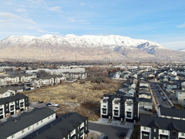 Building Photo - 638 E 360 S