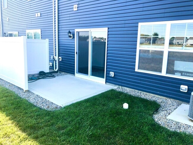 Building Photo - 6322 Marinelli Dr S