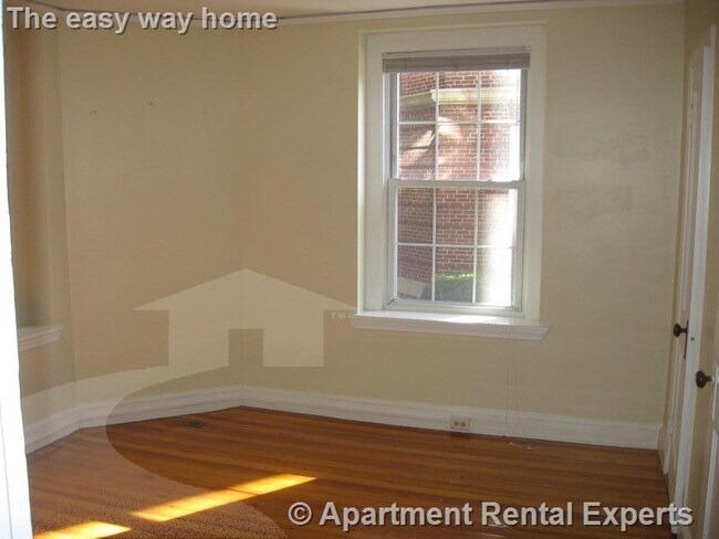 Building Photo - 7 Craigie Cir