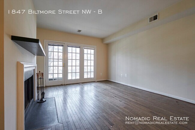 Building Photo - 1847 Biltmore St NW