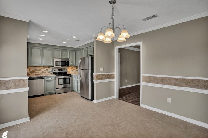 Building Photo - 108 Peach Tree Ln