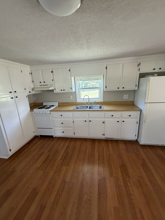 Building Photo - 2189 NC-55