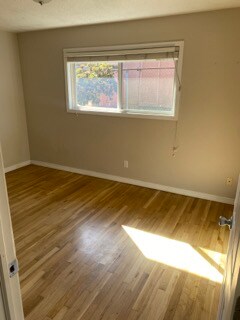 Building Photo - 5029 NE 28th Ave