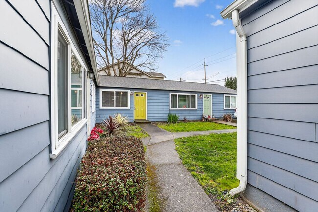 Building Photo - 4801 NE Killingsworth St