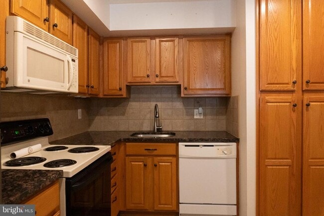 Building Photo - 10 Wingate Ct