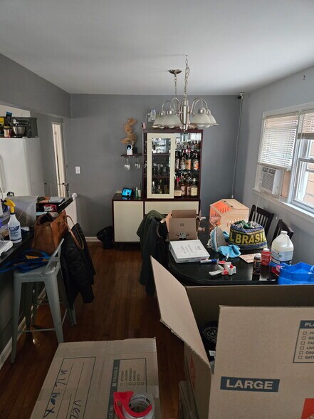 Living room facing dining room - 38 6th St
