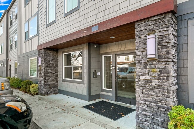Building Photo - Beautiful Condo in Lynden