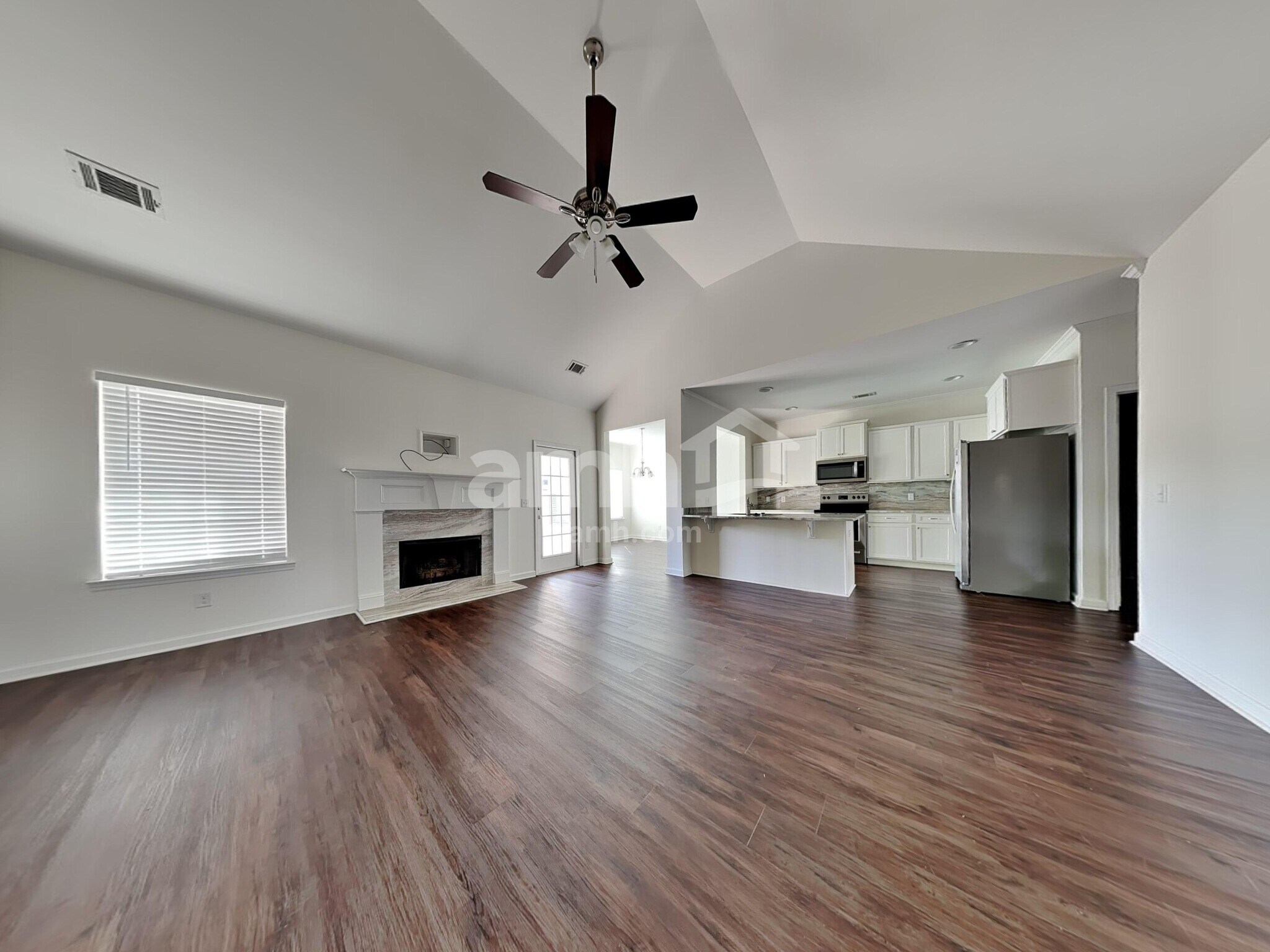 Building Photo - 131 Waverly Way
