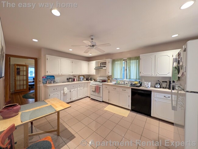 Building Photo - 80 Pearson Rd