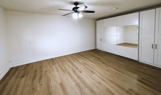 Building Photo - 8060 Kyle St