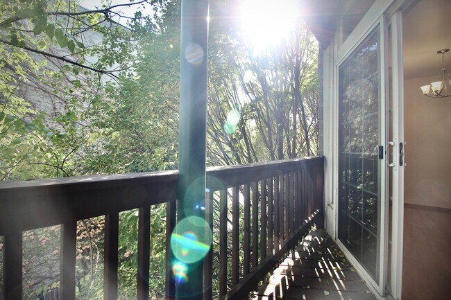 Building Photo - 1645 N Clybourn Ave