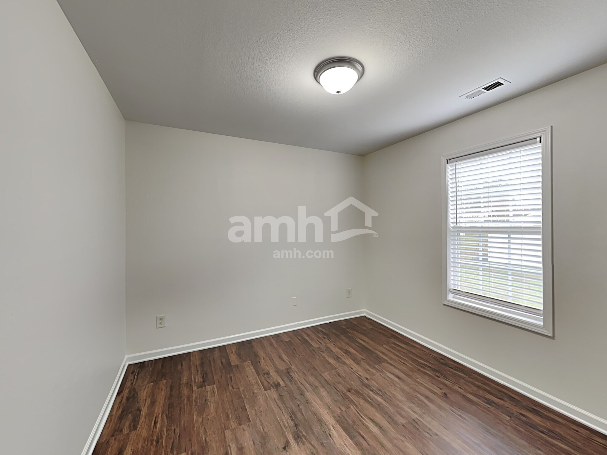 Building Photo - 2604 Oasis Ln