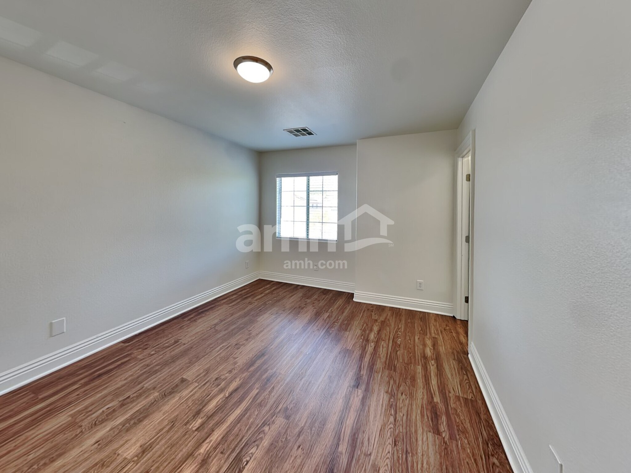 Building Photo - 8825 Moonwood Ct