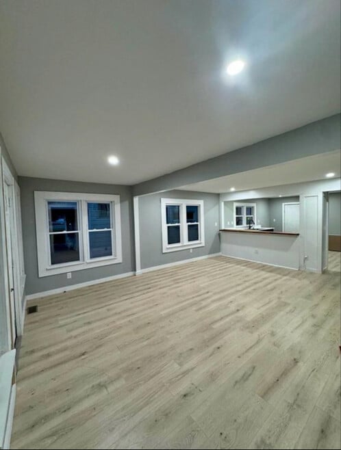 Building Photo - 7584 Hudson Ave