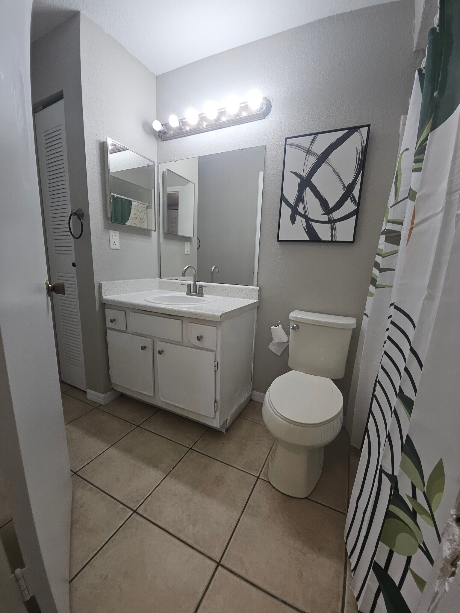 Building Photo - 4658 Commander Dr