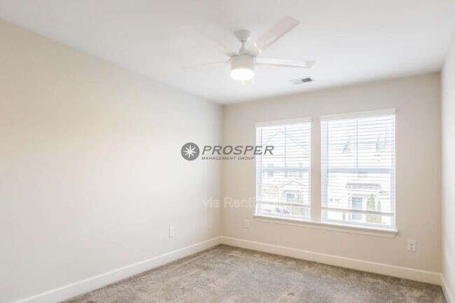 Building Photo - 16 Jaycee Ct