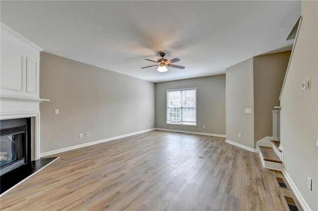 Building Photo - 4005 Edgecomb Dr