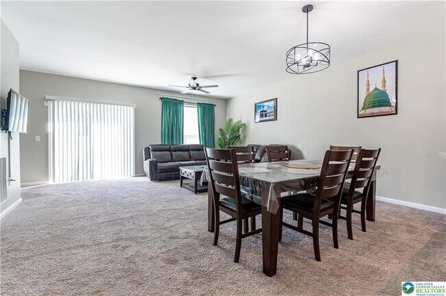 Building Photo - 2512 Gila Dr