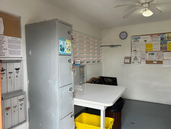 Building Photo - 2723 Dudley Dr W