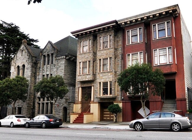 Building Photo - 1335 Oak St
