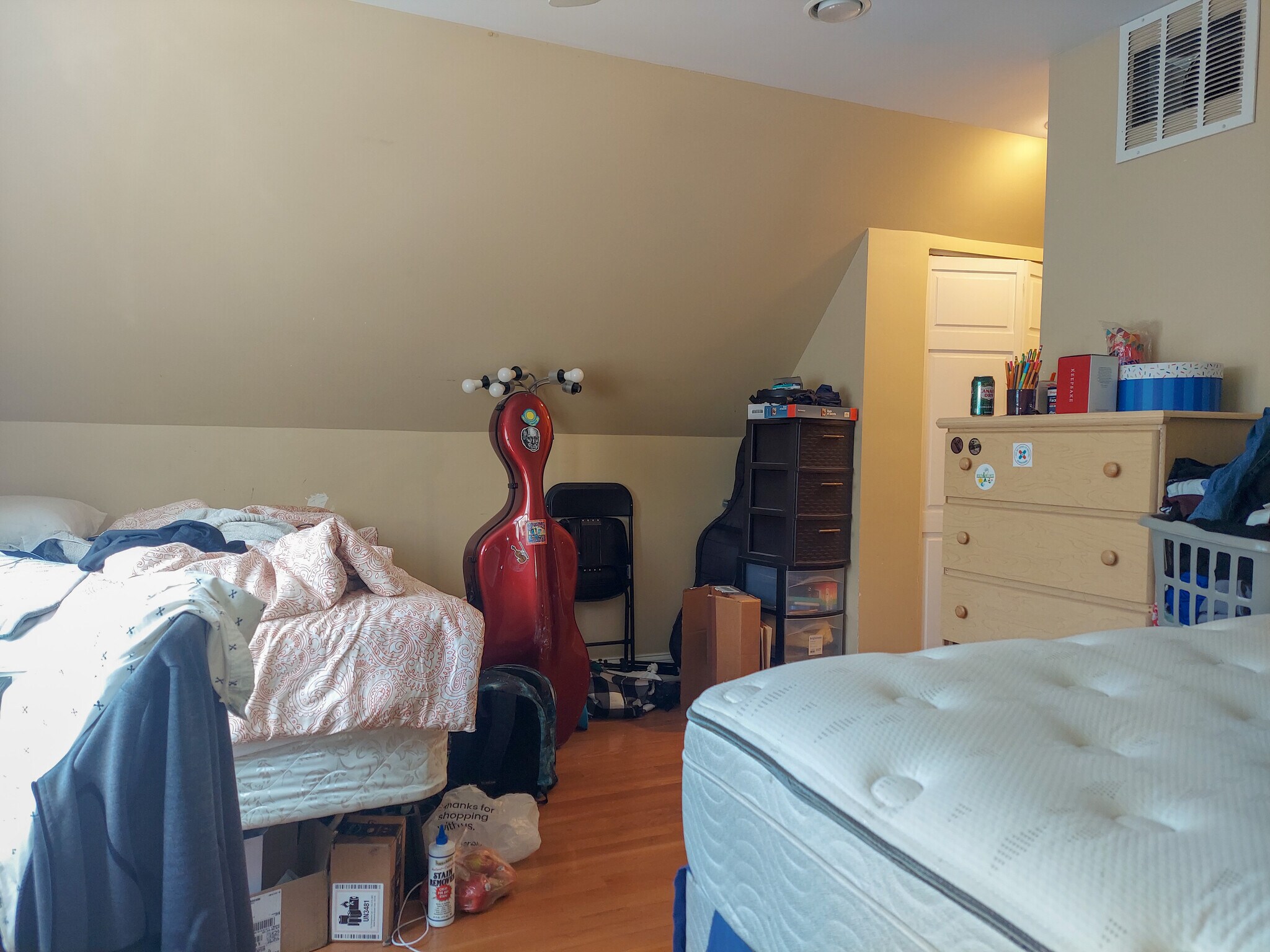 Building Photo - 1832 W Addison St